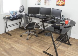gaming desk setup
